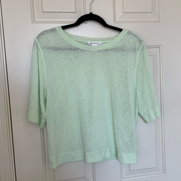 Athleta Tops - Athleta cropped green Tshirt small